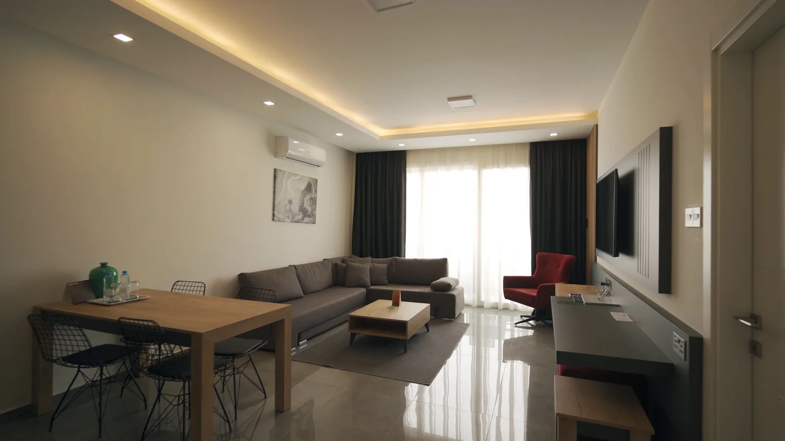 How To Plan Choosing Lighting Layers For A Dining Room cover image